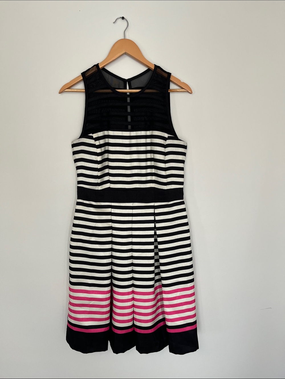 Taylor Women’s Dress Sz 8 Fit and Flare Pleated Sheer Mesh Stripes A-Line EUC